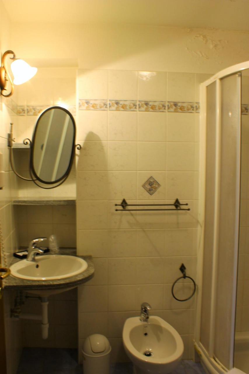 Hotel I Due Monaci Domodossola Exterior foto